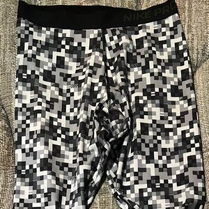 Nike Pro Womens Activewear Athletics Jegging Size Small